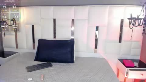 CLOEH  online show from October 31, 8:32 pm