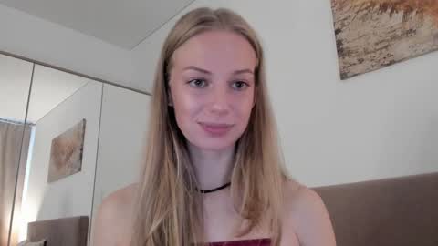 Snapshot of magic_couple13 chatting on September 18, 2:19 pm Alice online show from September 18, 2:19 pm