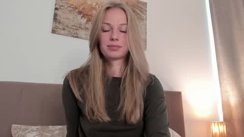 Snapshot of magic_couple13 chatting on September 23, 1:14 pm Alice online show from September 23, 1:14 pm