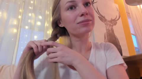 Snapshot of magic_couple13 chatting on December 18, 1:06 pm Alice online show from December 18, 1:06 pm