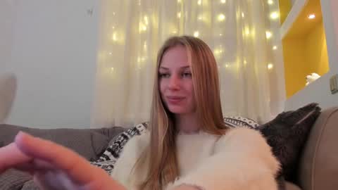 Snapshot of magic_couple13 chatting on December 20, 1:29 pm Alice online show from December 20, 1:29 pm