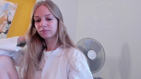 Snapshot of magic_couple13 chatting on December 22, 8:22 am Alice online show from December 22, 8:22 am