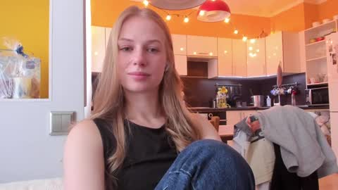 Snapshot of magic_couple13 chatting on January 12, 9:14 am Alice online show from January 12, 9:14 am