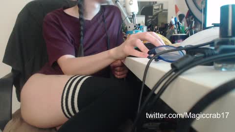 Snapshot of magic_crab17 chatting on December 20, 7:28 pm magic_crab17 online show from December 20, 7:28 pm