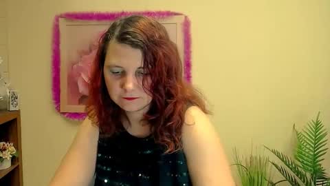 Snapshot of magic_kristy chatting on December 19, 8:32 am Kristy online show from December 19, 8:32 am