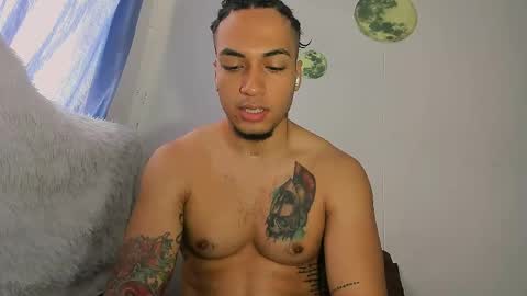 Snapshot of magic_mike_26 chatting on April 19, 1:54 pm Magic Mike online show from April 19, 1:54 pm