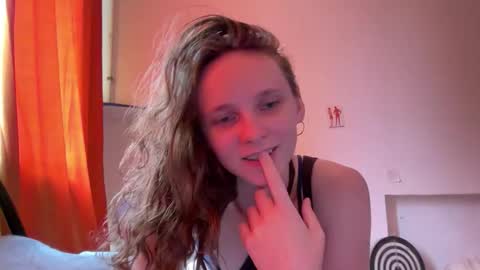 Mikky or Moon online show from September 18, 9:11 am