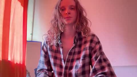 Mikky or Moon online show from September 19, 9:32 am