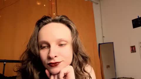 Snapshot of magic_mini_moon chatting on December 14, 7:18 pm Mikky or Moon online show from December 14, 7:18 pm