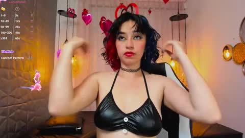 S  online show from February 11, 11:12 pm