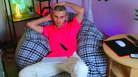 Snapshot of magic_storms chatting on March 13, 9:21 pm magic_storms online show from March 13, 9:21 pm