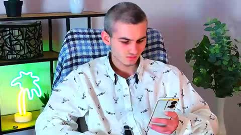 Snapshot of magic_storms chatting on March 17, 3:26 pm magic_storms online show from March 17, 3:26 pm