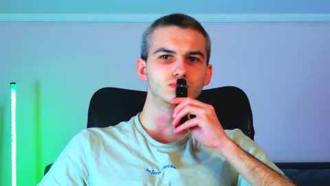 Snapshot of magic_storms chatting on March 23, 2:26 am magic_storms online show from March 23, 2:26 am