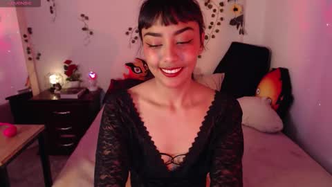 Snapshot of magicalbabyyy chatting on March 28, 2:49 pm Rose online show from March 28, 2:49 pm