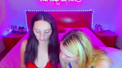 Lili and Bella online show from December 7, 11:29 am
