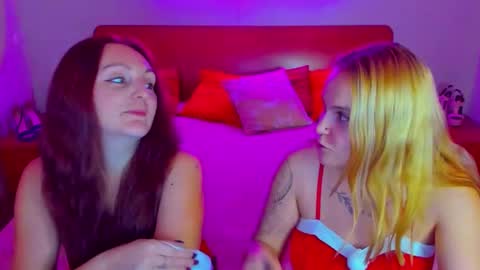 Lili and Bella online show from December 28, 12:13 pm
