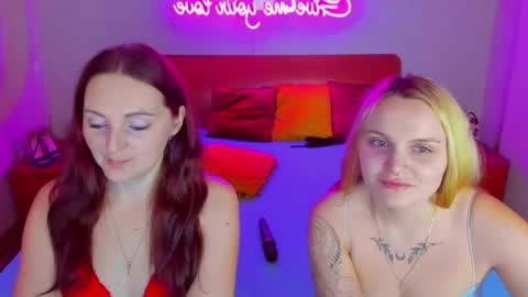 Lili and Bella online show from January 11, 7:17 am