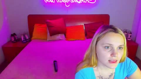 Lili and Bella online show from January 22, 10:18 am