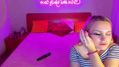 Lili and Bella online show from March 11, 7:15 am