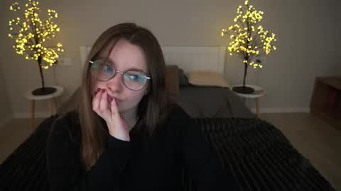 Emily online show from October 6, 12:35 pm