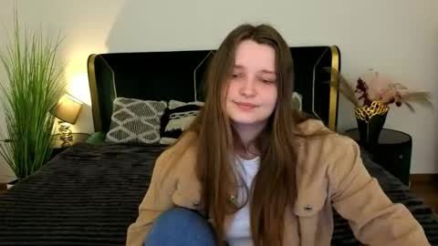 Emily online show from May 11, 6:08 am