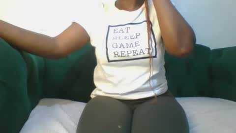 Snapshot of magicpussyy1 chatting on April 20, 10:51 am magicbabe online show from April 20, 10:51 am