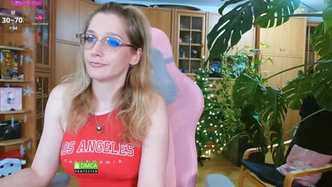 Nicole online show from December 17, 1:39 am