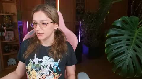 Nicole online show from March 3, 6:14 pm