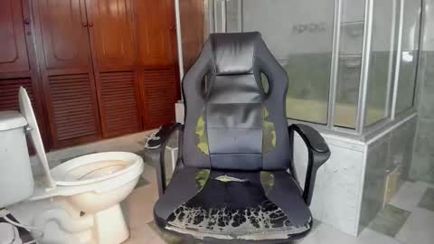 Snapshot of magnus_alejo chatting on October 4, 11:30 am Magnus Alejo online show from October 4, 11:30 am