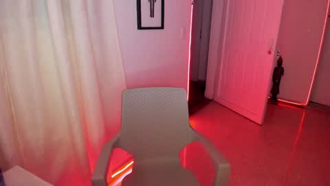     online show from January 28, 2:11 am