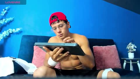 Snapshot of magnusknight_ chatting on December 20, 4:36 pm Magnus online show from December 20, 4:36 pm