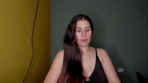 Snapshot of mahiia_1 chatting on November 25, 4:45 am Mahiia online show from November 25, 4:45 am