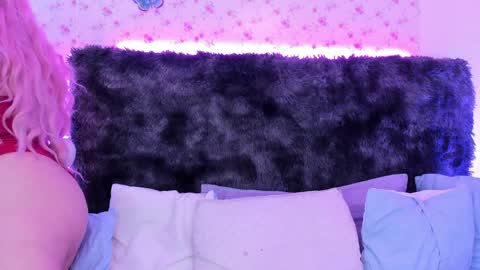 Mai online show from April 1, 8:17 pm