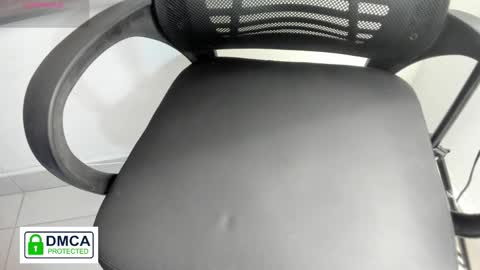 Snapshot of maia__bianchi chatting on December 5, 12:14 pm maia__bianchi online show from December 5, 12:14 pm