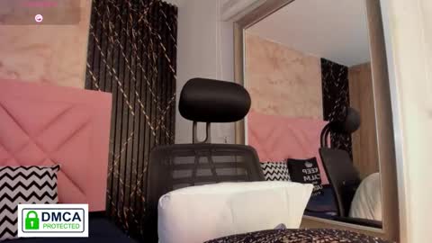 Snapshot of maia__bianchi chatting on January 8, 4:20 pm maia__bianchi online show from January 8, 4:20 pm