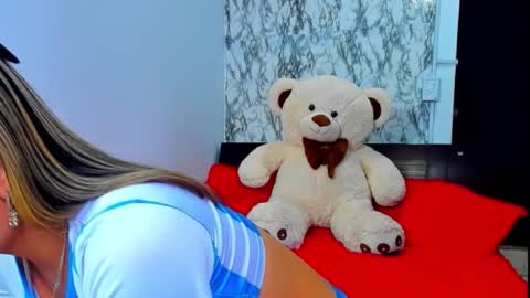 Maia Bronce online show from September 21, 6:42 pm