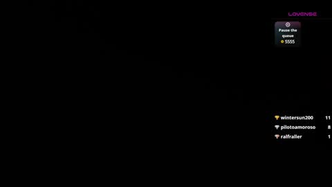 Snapshot of maia_goldenn chatting on December 9, 11:36 am maia online show from December 9, 11:36 am