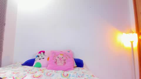 Snapshot of maia_goldenn chatting on February 28, 12:52 pm maia online show from February 28, 12:52 pm