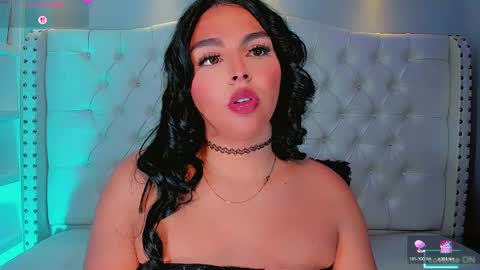 Snapshot of maia_hotts chatting on May 23, 9:08 pm CamiiGarcia online show from May 23, 9:08 pm