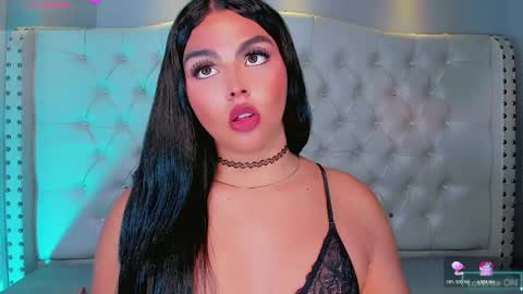 Snapshot of maia_hotts chatting on May 27, 5:37 am CamiiGarcia online show from May 27, 5:37 am