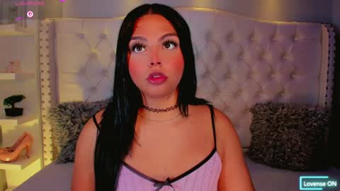 Snapshot of maia_hotts chatting on June 4, 9:32 pm CamiiGarcia online show from June 4, 9:32 pm