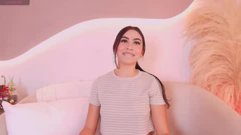 MAIA  LIA  online show from December 13, 9:31 pm