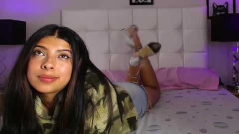 Snapshot of maia_reficco chatting on October 24, 12:19 am Maia Reficco online show from October 24, 12:19 am