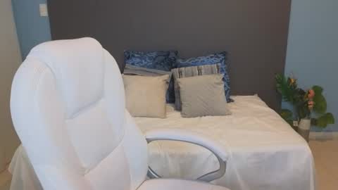 Snapshot of maiaa_ruiz chatting on February 14, 5:25 pm Maiaa Ruiz online show from February 14, 5:25 pm