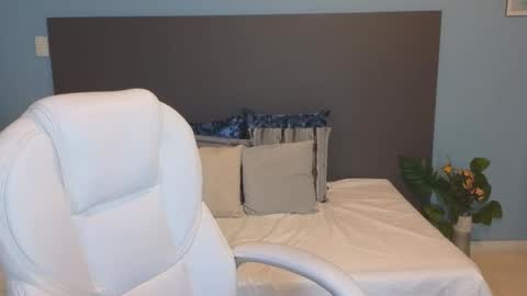 Snapshot of maiaa_ruiz chatting on February 25, 1:28 pm Maiaa Ruiz online show from February 25, 1:28 pm