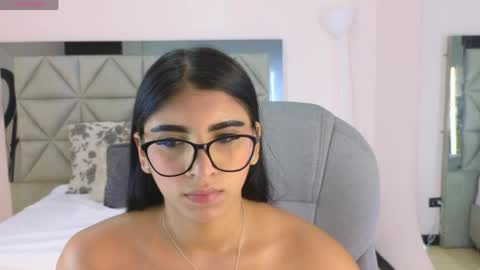 Maiaa Ruiz  online show from April 28, 12:43 pm