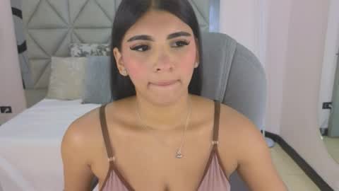 Maiaa Ruiz  online show from May 9, 1:27 pm