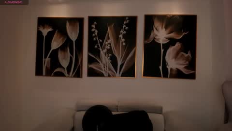  Maia  online show from November 3, 11:33 am