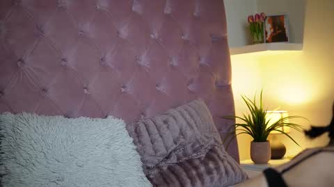 Snapshot of maiamini chatting on February 13, 11:01 pm Maia online show from February 13, 11:01 pm