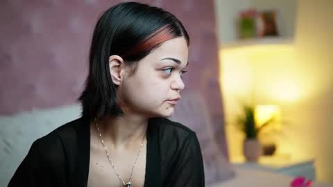 Snapshot of maiamini chatting on February 25, 11:14 pm Maia online show from February 25, 11:14 pm